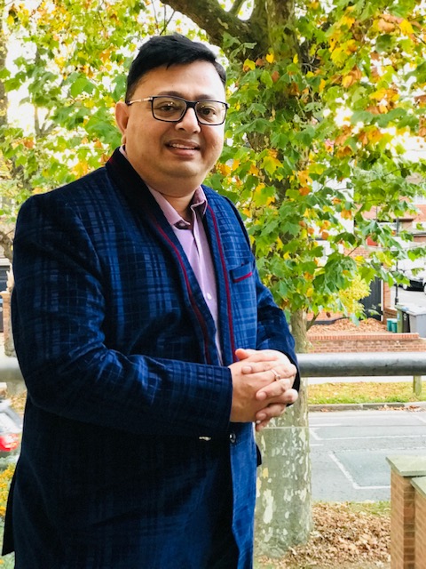 Pandit Divyang Acharya — Best Indian Astrologer in London, UK